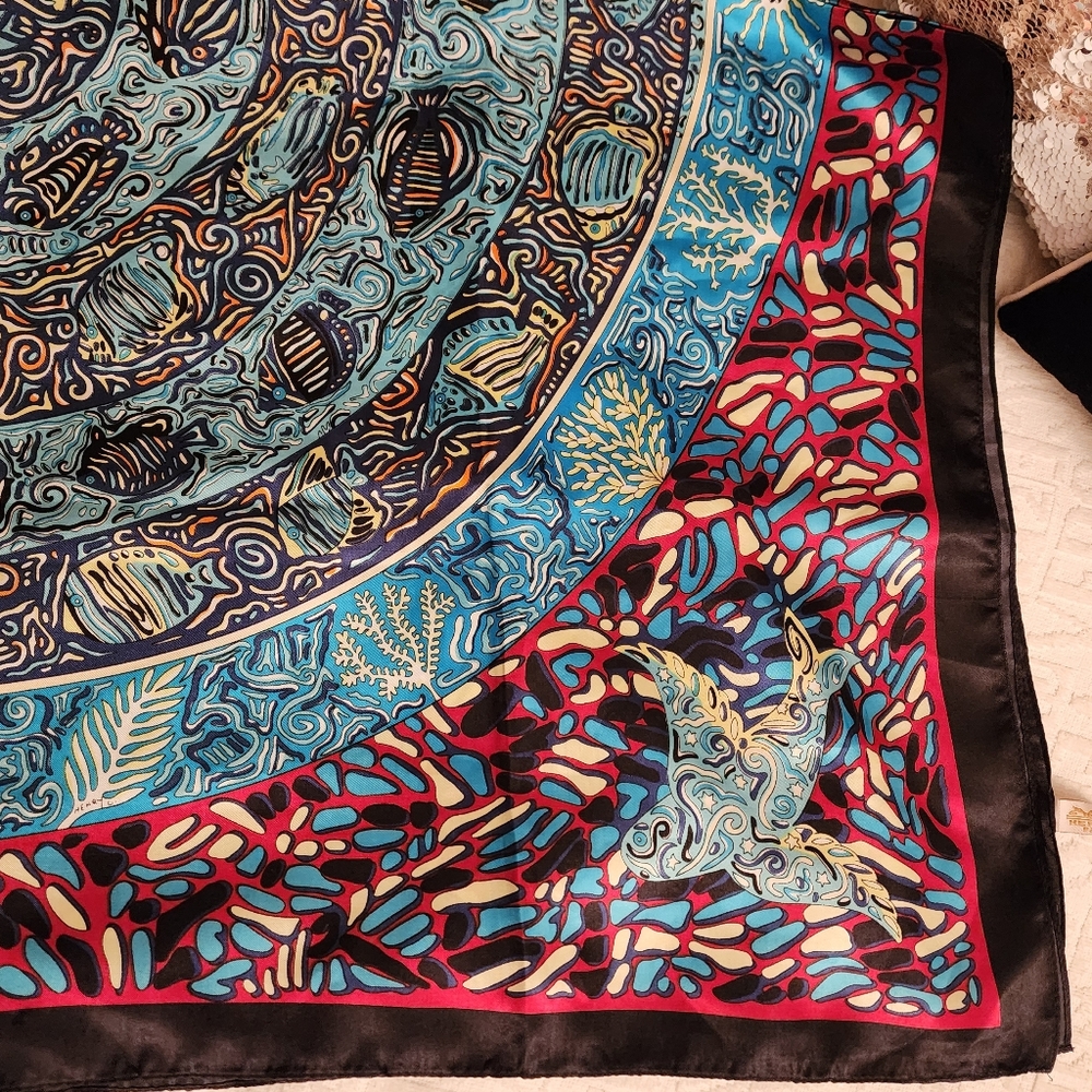 Hermes 100% silk scarf red/blue/black - Picture 7 of 9